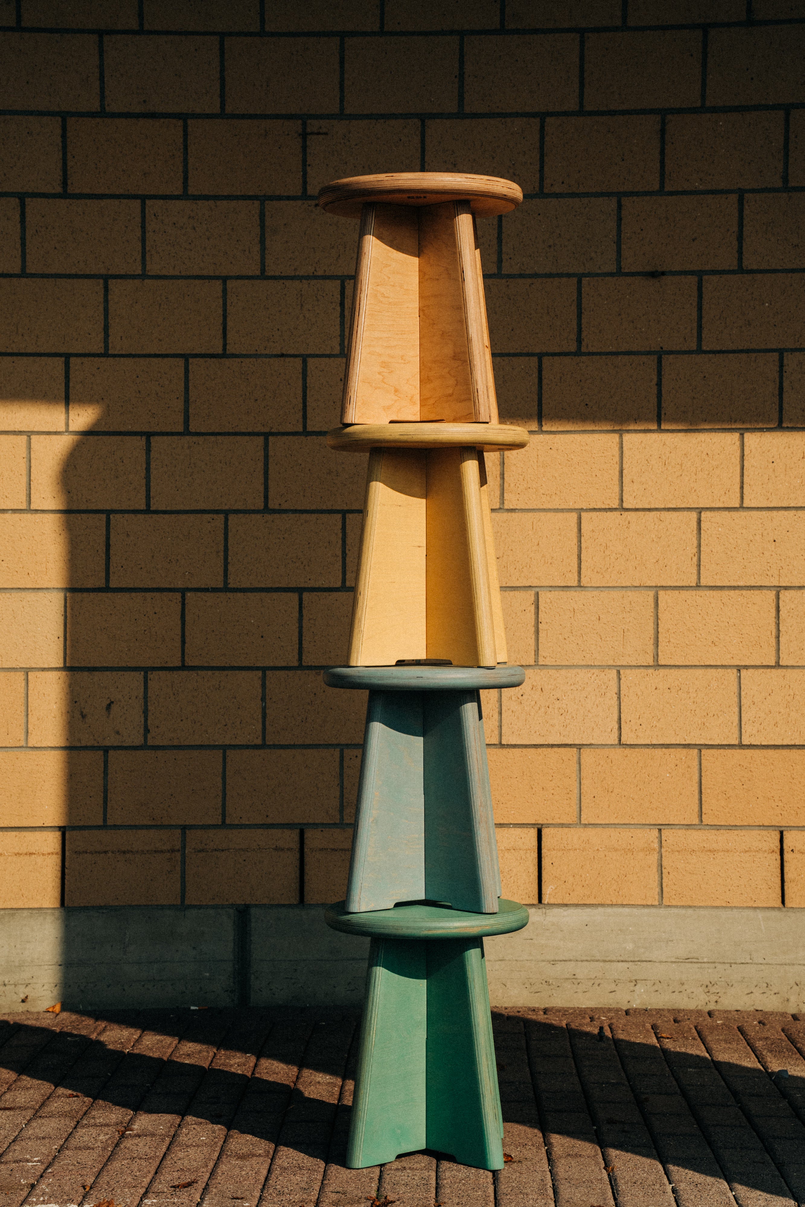 Sitzhocker/ Beistelltische aus Multiplex Birkenholz handgefertigt in versch. Farben