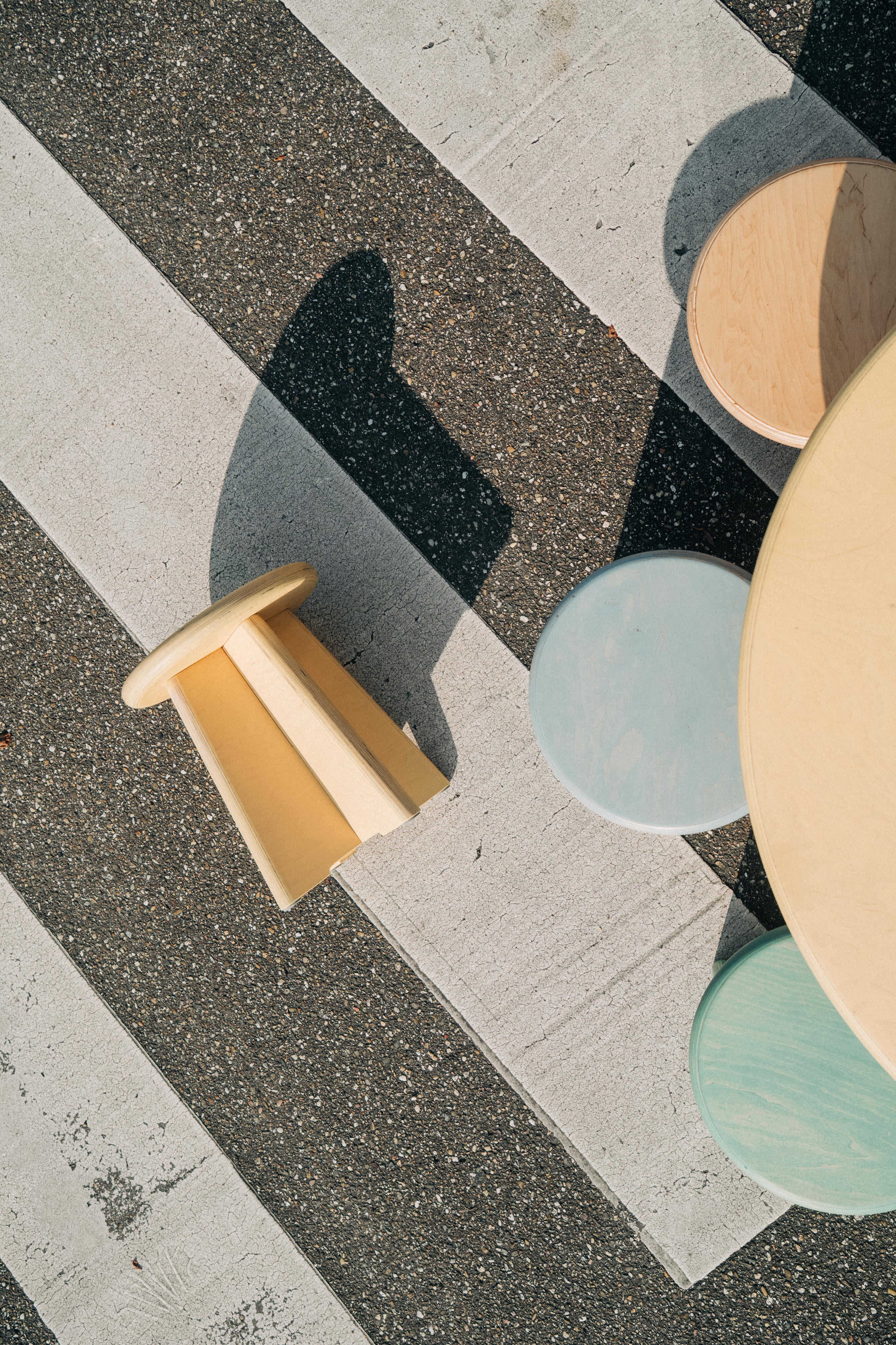 Sitzhocker/ Beistelltische aus Multiplex Birkenholz handgefertigt in versch. Farben