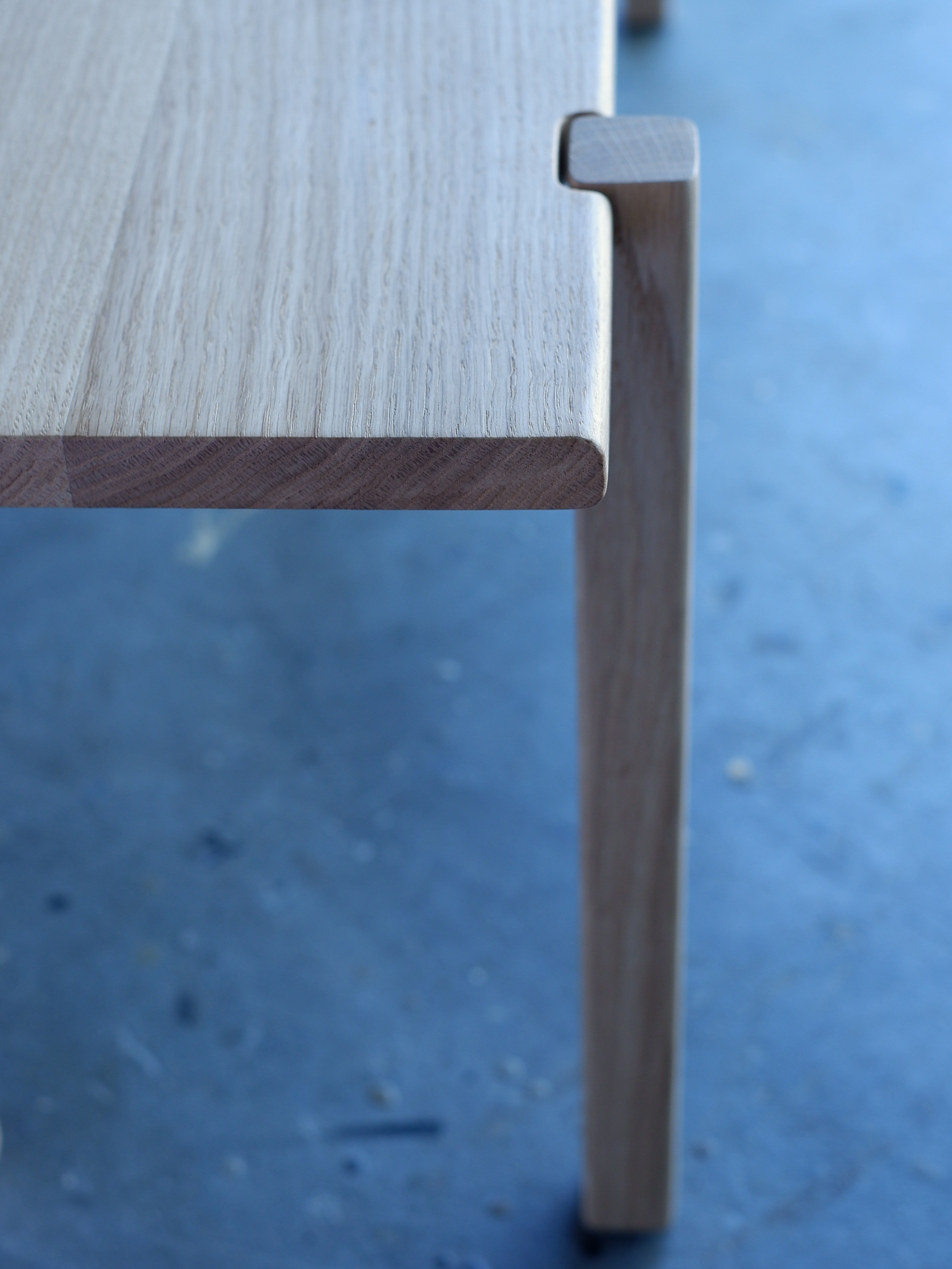 Sitzbank aus Eiche Massivholz - minimalistisch & geradlinig