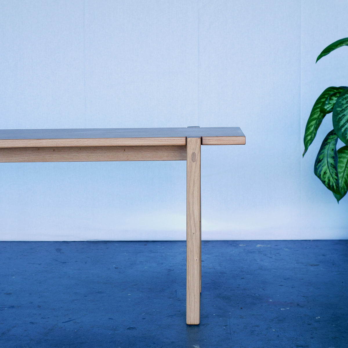 Sitzbank aus Eiche Massivholz - minimalistisch & geradlinig