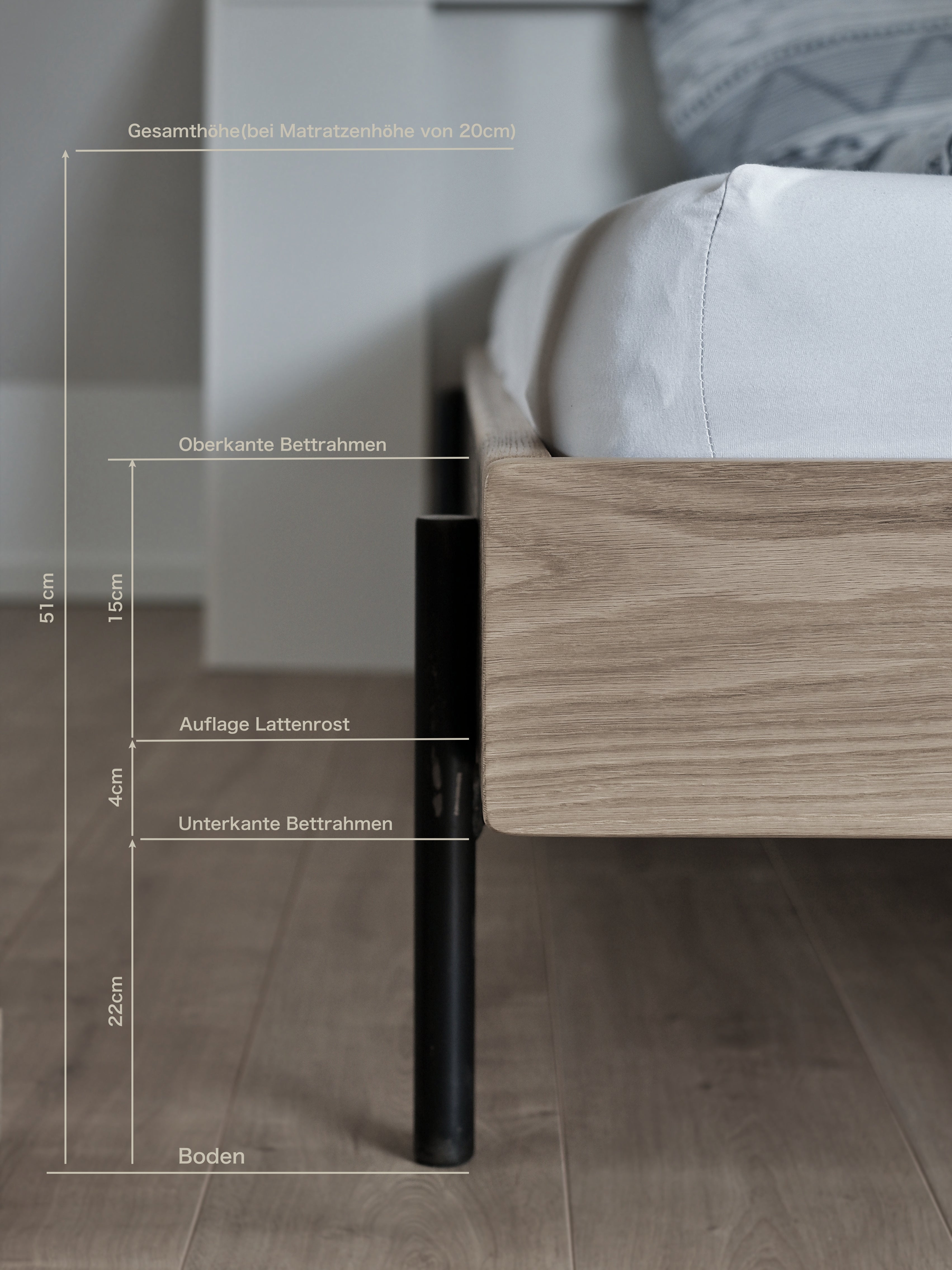 Minimalistisches Massivholzbett aus Eichenholz