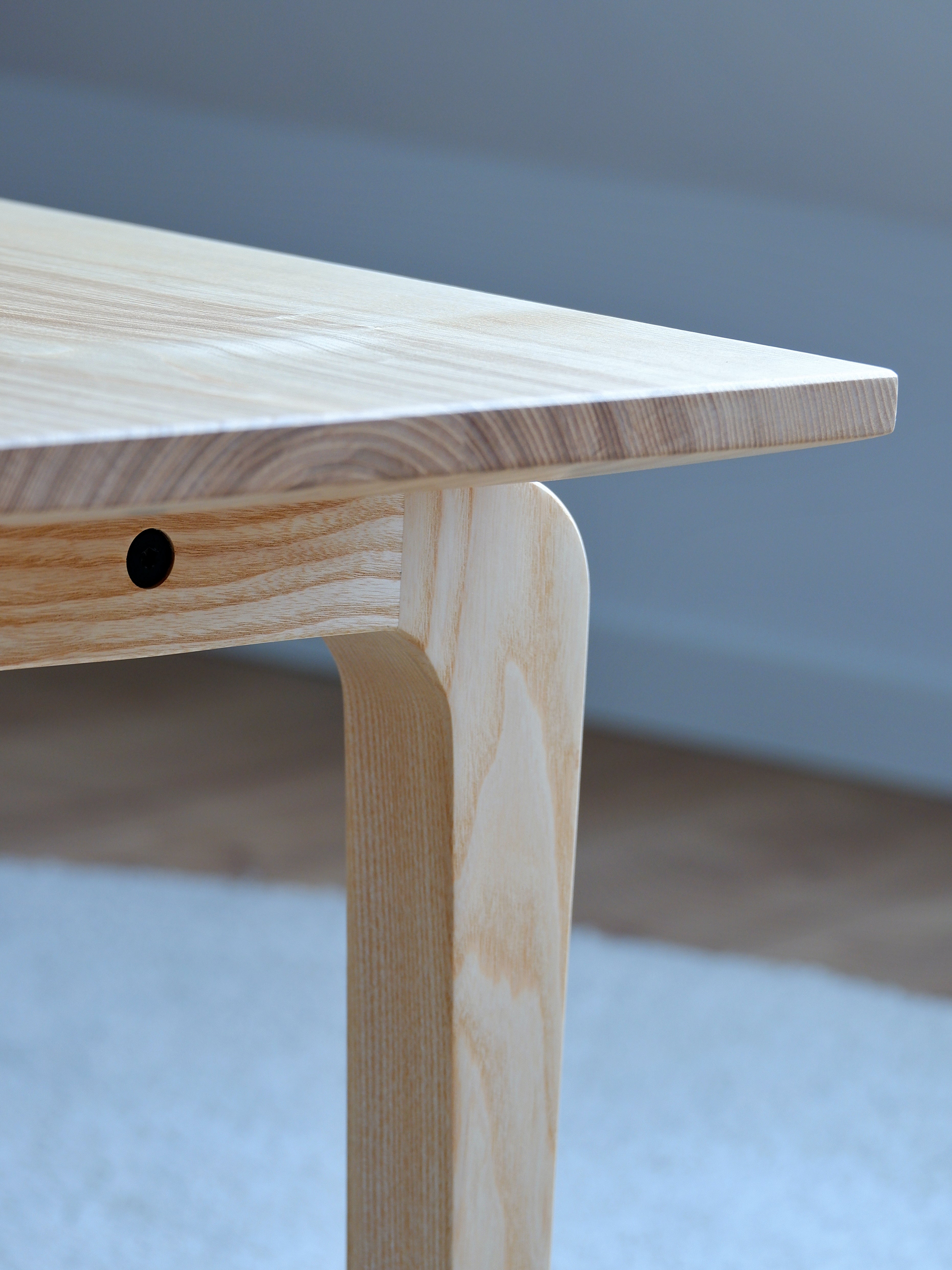 Massivholz Sitzbank aus Esche / Schnurbaum