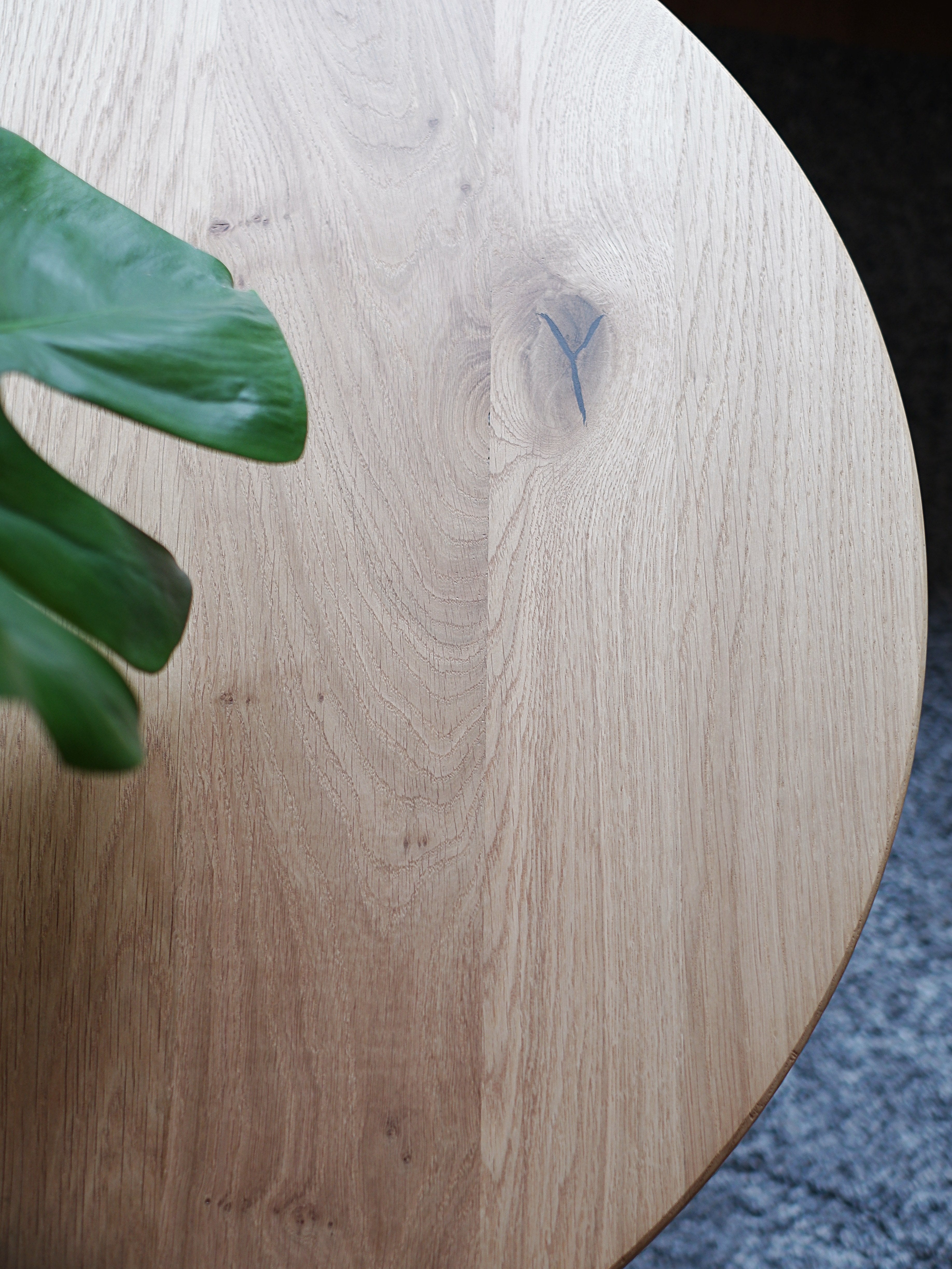 Runder Couchtisch 70cm⌀ aus Eichenholz