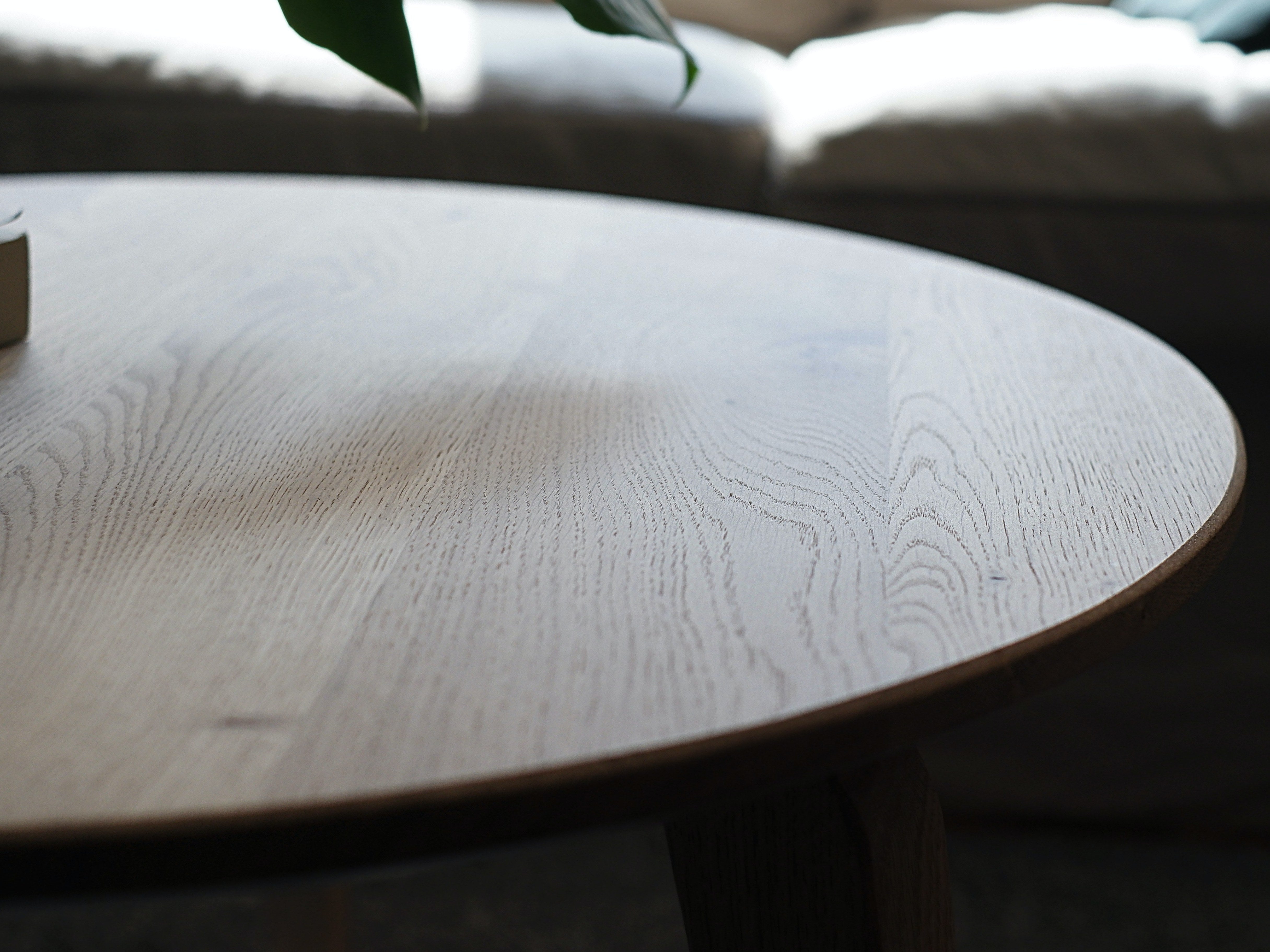 Runder Couchtisch 70cm⌀ aus Eichenholz