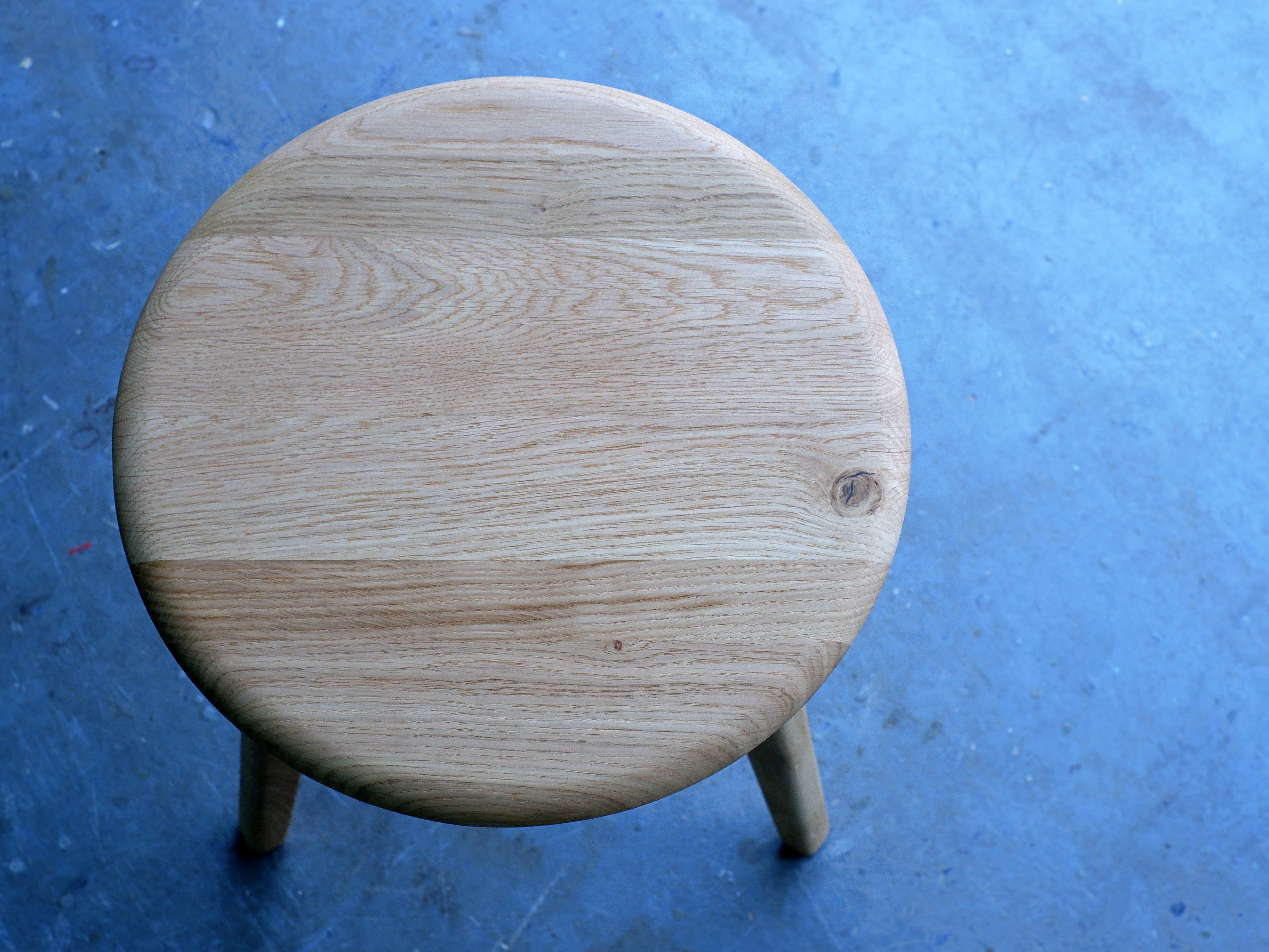 Massivholz Hocker 38cm ⌀ aus Eiche, Altholz, Schnurbaum