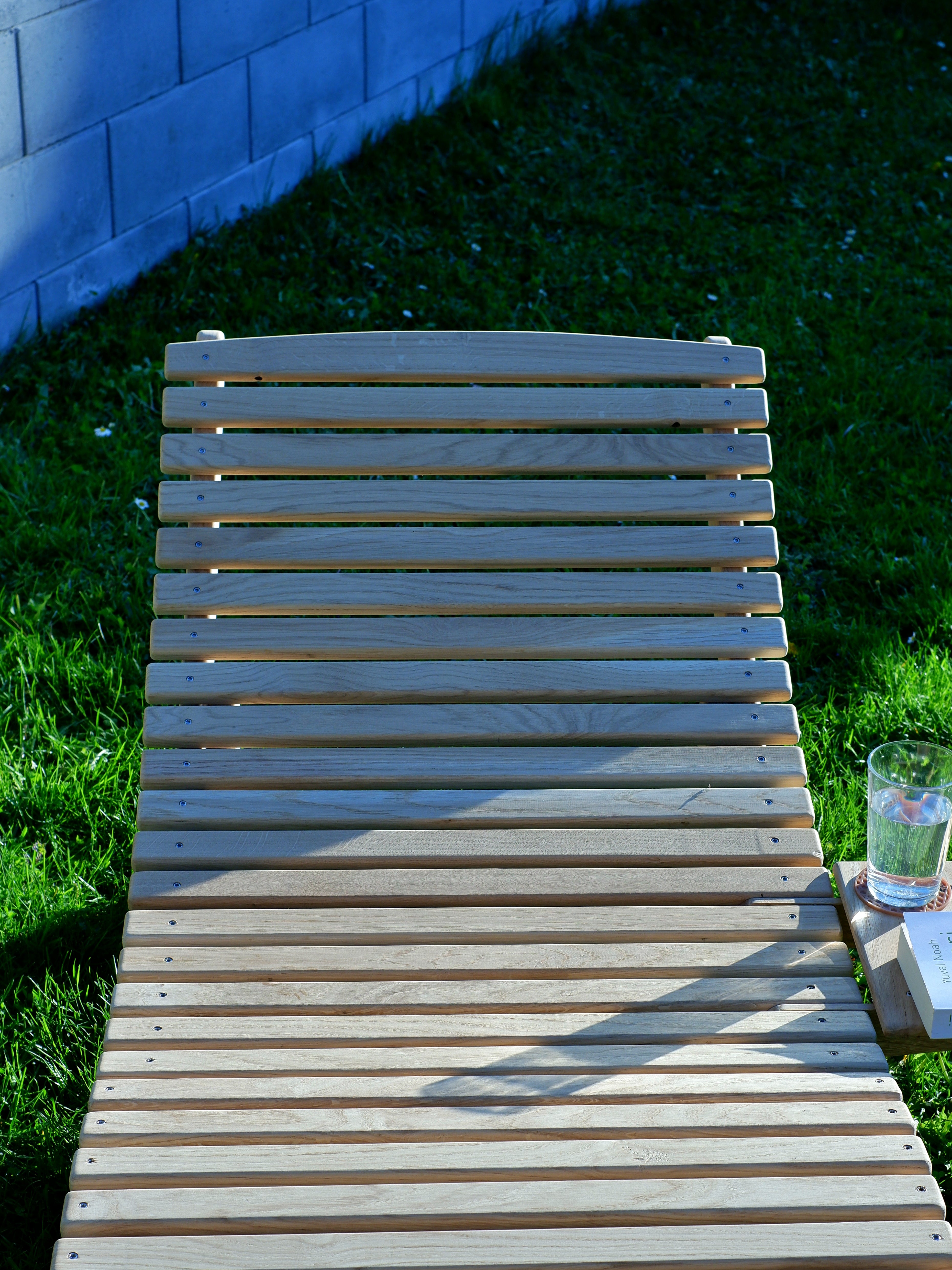 Sonnen-/Gartenliege aus Eichenholz mit Ablagefach