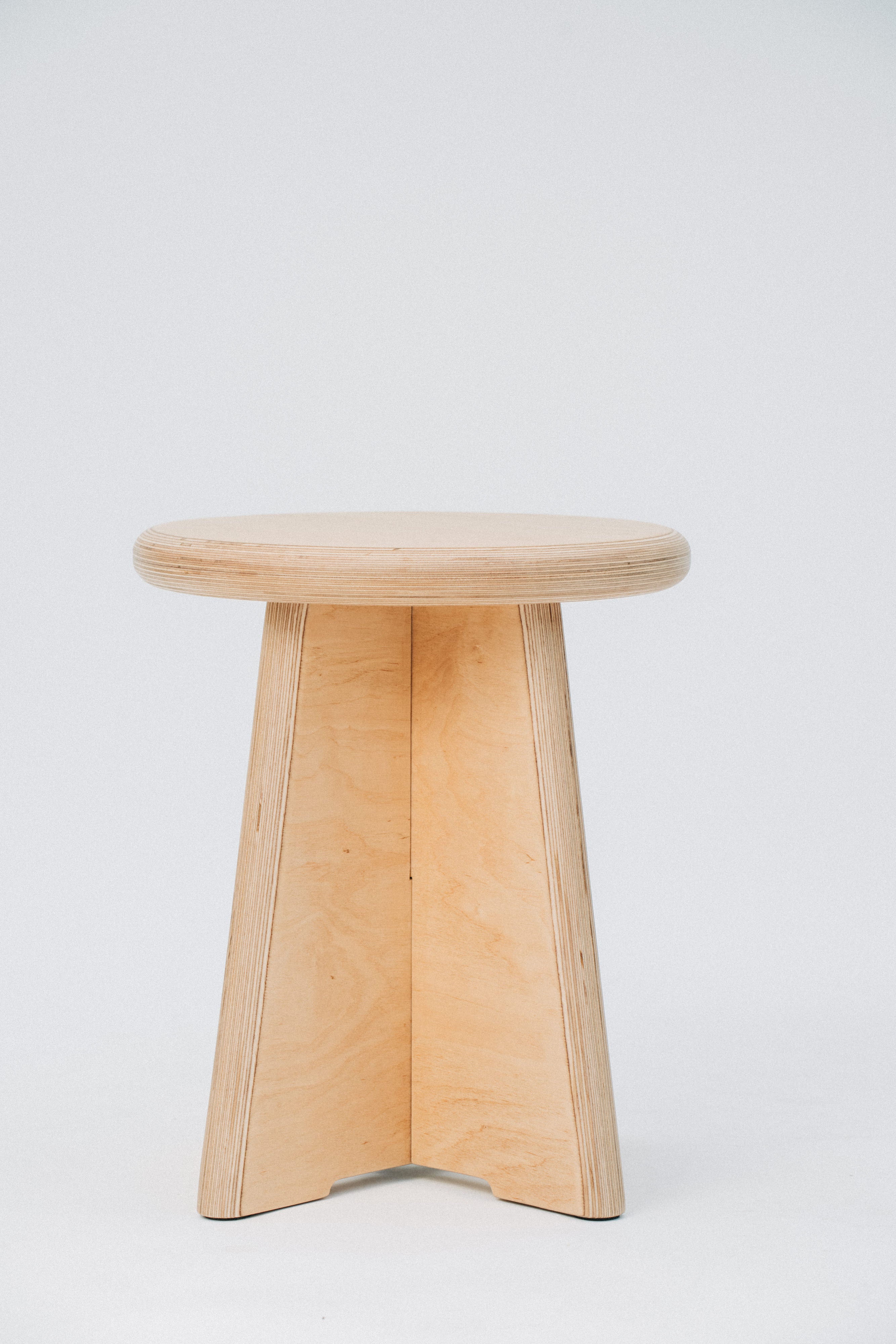 Sitzhocker/ Beistelltische aus Multiplex Birkenholz handgefertigt in versch. Farben