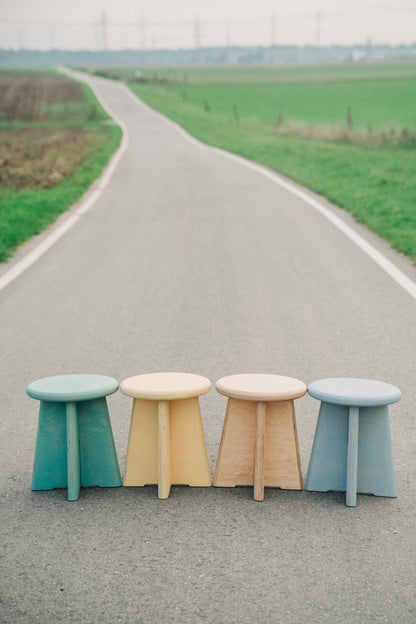 Sitzhocker/ Beistelltische aus Multiplex Birkenholz handgefertigt in versch. Farben