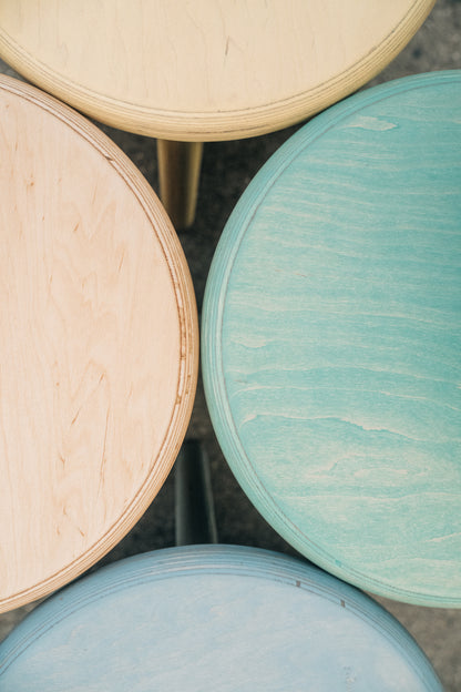 Sitzhocker/ Beistelltische aus Multiplex Birkenholz handgefertigt in versch. Farben