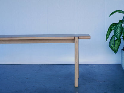 Sitzbank aus Eiche Massivholz - minimalistisch & geradlinig