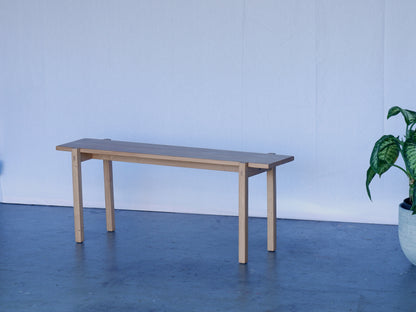 Sitzbank aus Eiche Massivholz - minimalistisch & geradlinig