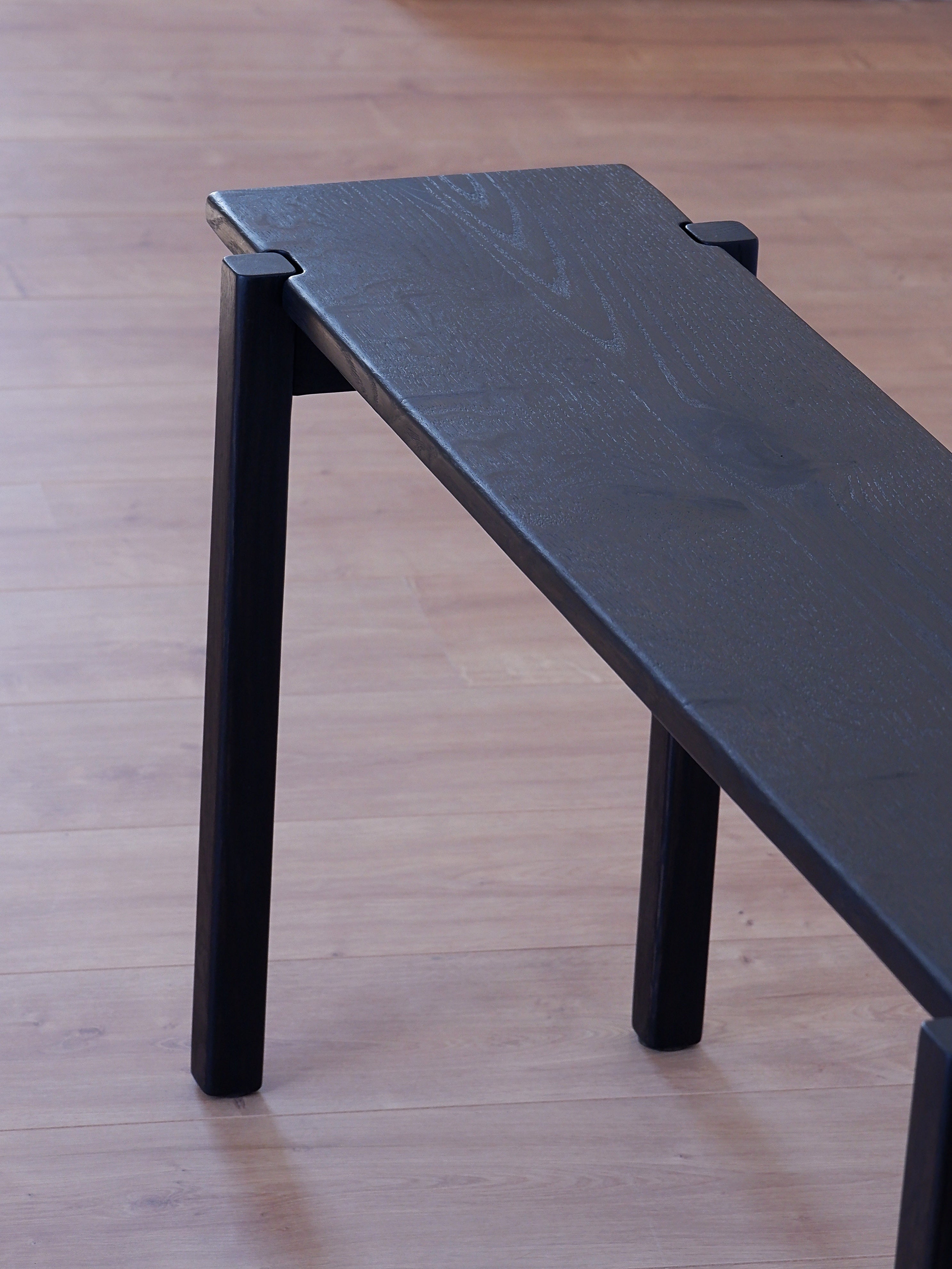 Sitzbank aus Eiche Massivholz - minimalistisch & geradlinig