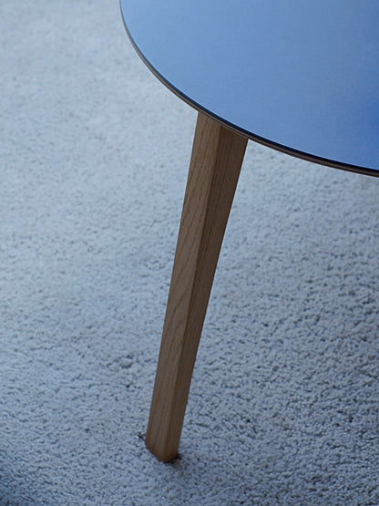 Beistelltisch 60&45cm ⌀ aus Eiche mit Linoleum Platte