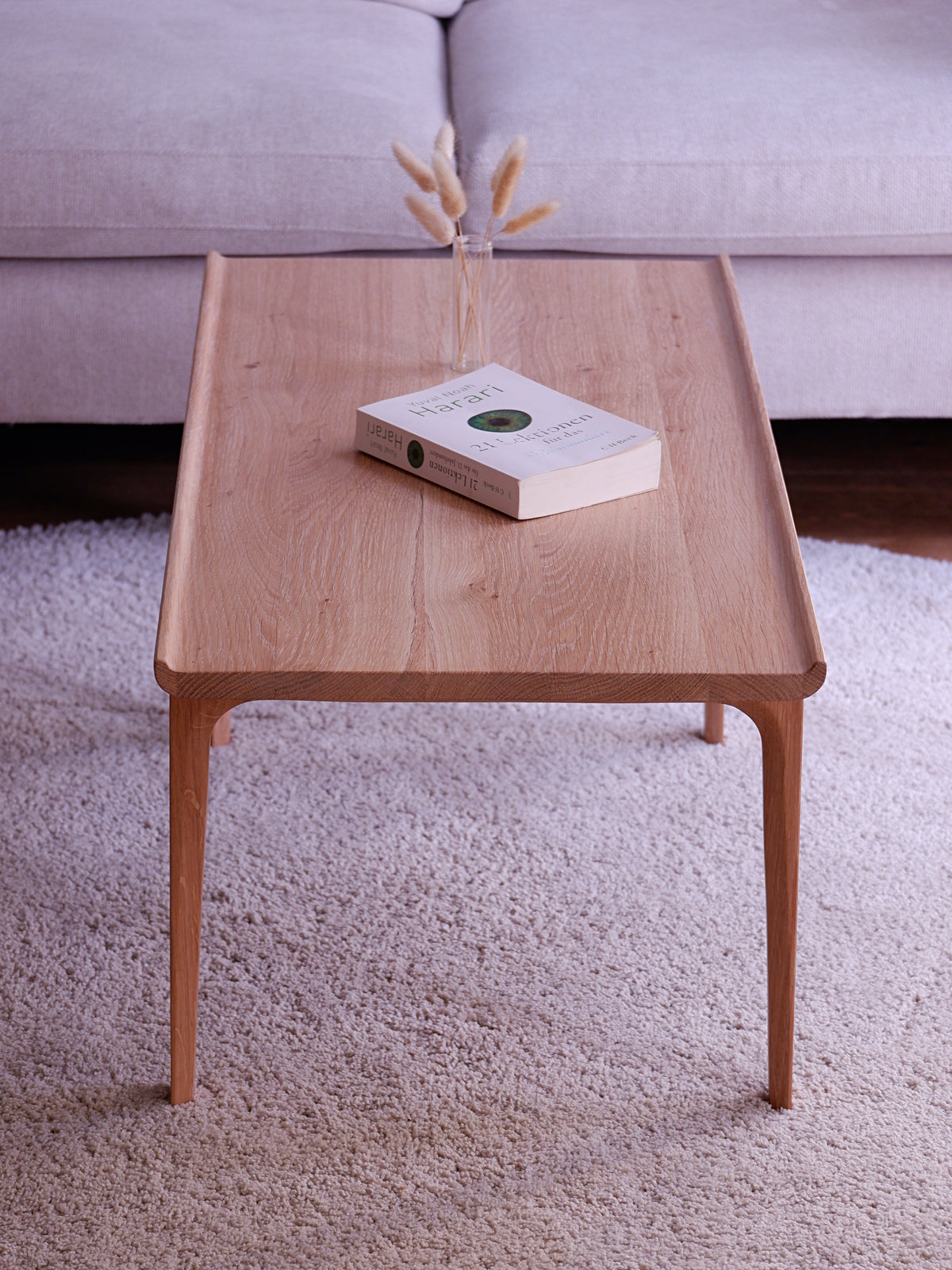 Eleganter Couchtisch aus massivem Eichenholz – handgefertigt