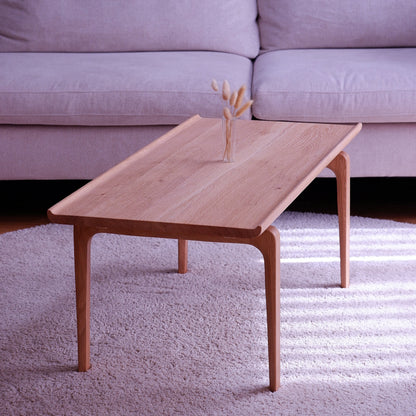 Eleganter Couchtisch aus massivem Eichenholz – handgefertigt