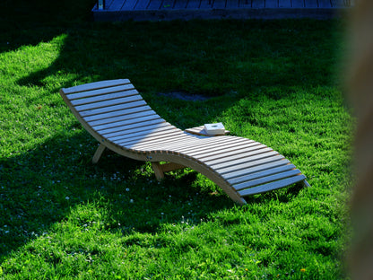 Sonnen-/Gartenliege aus Eichenholz mit Ablagefach