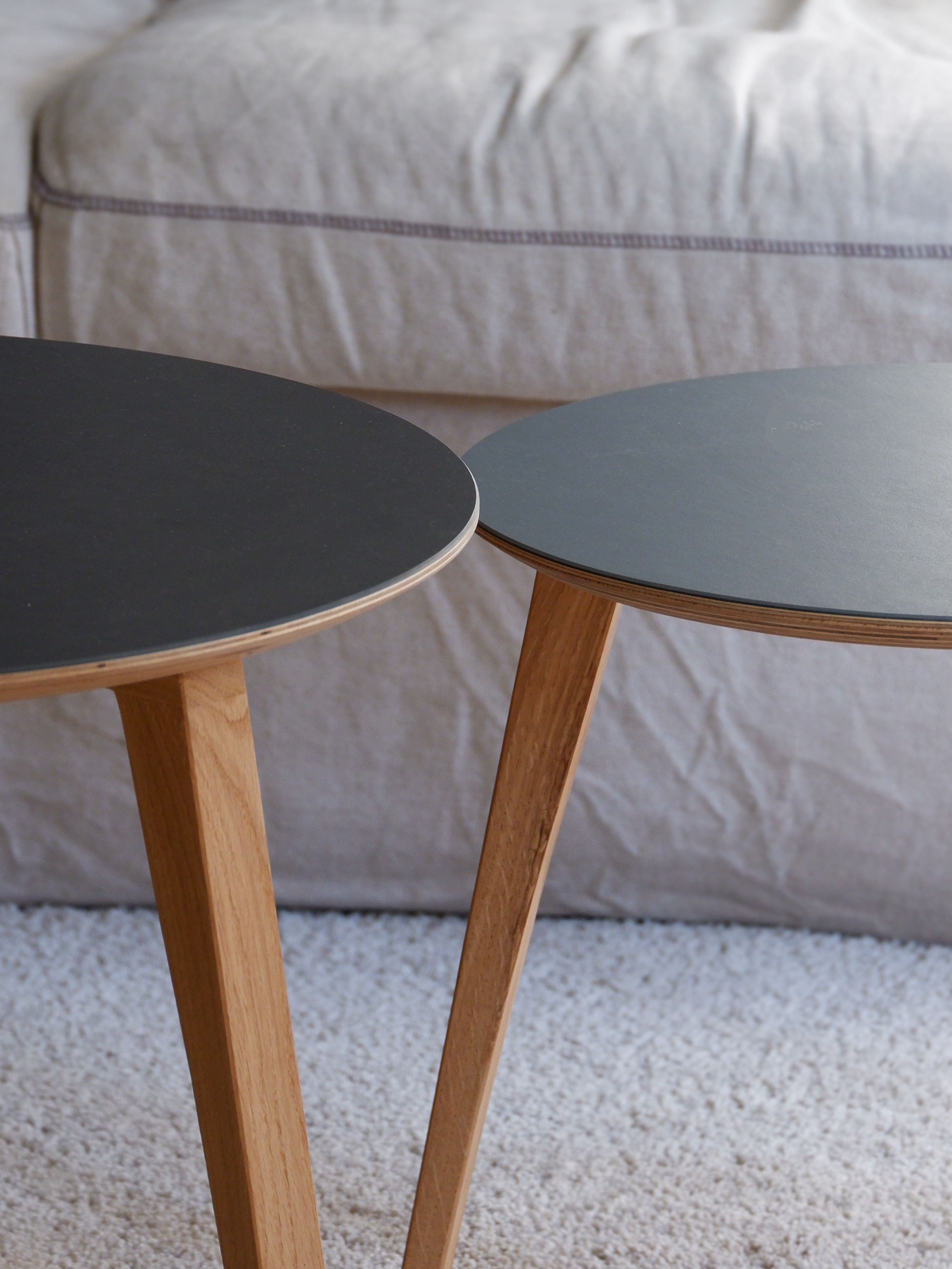 Beistelltisch 60&45cm ⌀ aus Eiche mit Linoleum Platte